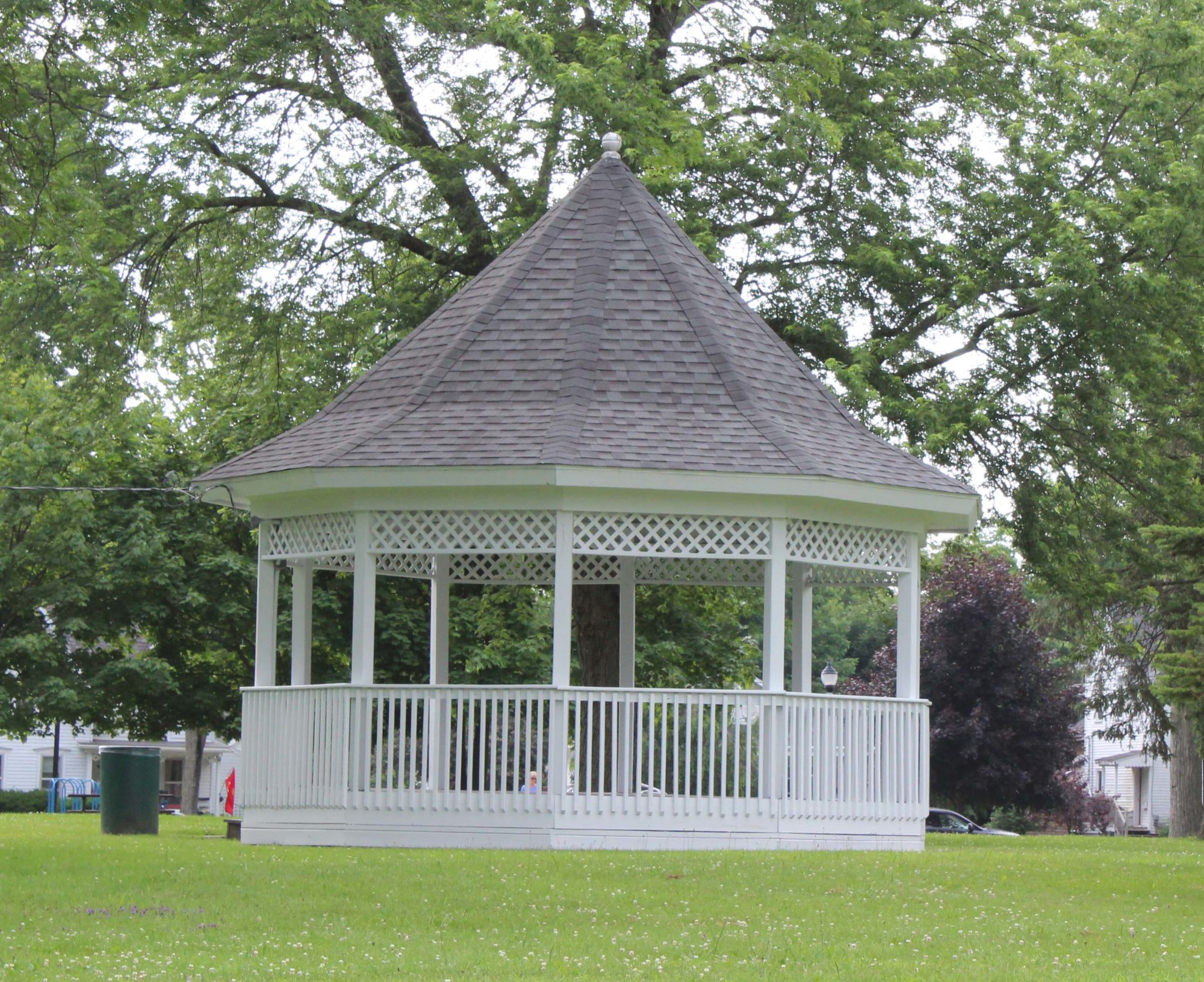 Gazebo(1) Gazebo in Park